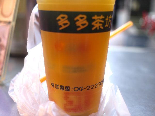 【台中一中街】神秘的多多茶坊-傳說中的特調養樂多綠茶