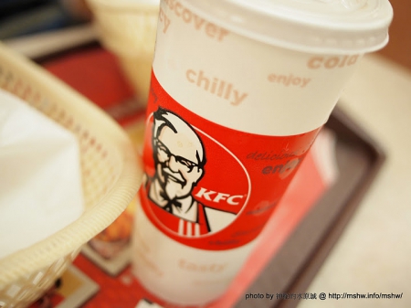 肯德基(台中五權餐廳)：景深都沒控制好XD 不過餓了也沒辦法 ~ 台中〞肯德基KFC〞五權店