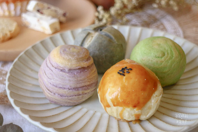台中|多款特色月餅,豐富多樣自由搭配。中秋禮盒推薦|馥漫麵包花園