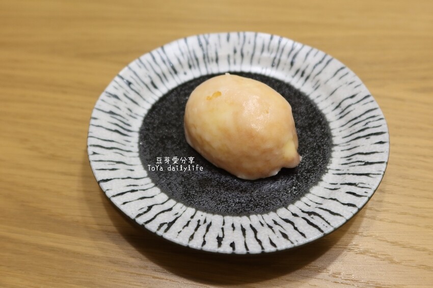 橫濱洋果子本舖｜草莓季才有的草莓大福！好吃不膩口的甜點專賣店 🌱豆芽愛吃在台中