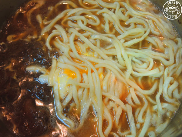 小林牛肉麵:哩哩摳摳【創造宅經濟・台中小林牛肉麵】牛肉麵和獅子頭絕配 小林牛肉麵:哩哩摳摳【創造宅經濟・台中小林牛肉麵】牛肉麵和獅子頭絕配