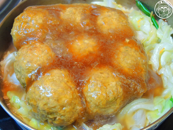 小林牛肉麵:哩哩摳摳【創造宅經濟・台中小林牛肉麵】牛肉麵和獅子頭絕配 小林牛肉麵:哩哩摳摳【創造宅經濟・台中小林牛肉麵】牛肉麵和獅子頭絕配