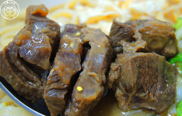 小林牛肉麵:哩哩摳摳【創造宅經濟・台中小林牛肉麵】牛肉麵和獅子頭絕配 小林牛肉麵:哩哩摳摳【創造宅經濟・台中小林牛肉麵】牛肉麵和獅子頭絕配