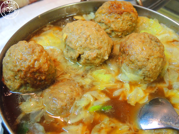 小林牛肉麵:哩哩摳摳【創造宅經濟・台中小林牛肉麵】牛肉麵和獅子頭絕配 小林牛肉麵:哩哩摳摳【創造宅經濟・台中小林牛肉麵】牛肉麵和獅子頭絕配