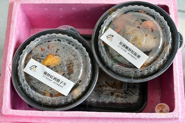爆量海鮮和肉塊的外帶便當，CP值超高，買越多省越多，新天地海鮮餐廳崇德旗艦店
