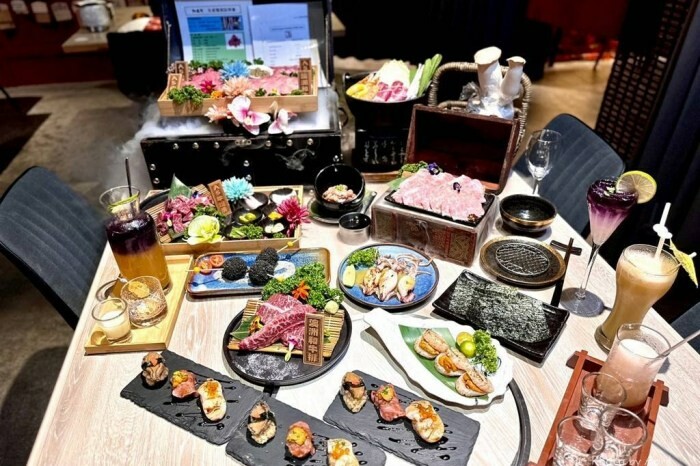 台中火鍋推薦「櫻鍋日式火鍋」燒酒雞鍋 麻辣鍋,麻油拌飯必點。