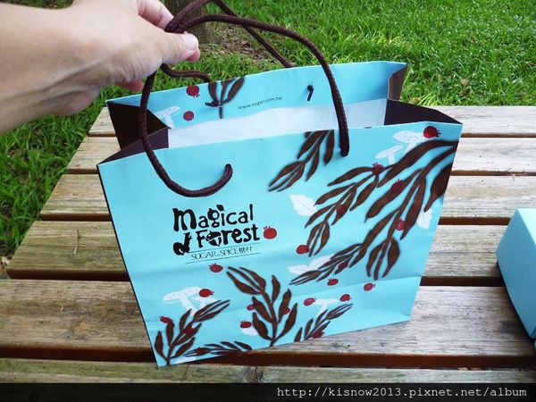 糖村 SUGAR & SPICE:團購長條捲蛋糕,牛軋糖伴手禮,彌月蛋糕的首選-糖村SUGAR&SPICE哈尼捲-經典蜂之戀與波士頓香草乳酪捲体驗心得 糖村 SUGAR & SPICE:團購長條捲蛋糕,牛軋糖伴手禮,彌月蛋糕的首選-糖村SUGAR&SPICE哈尼捲-經典蜂之戀與波士頓香草乳酪捲体驗心得