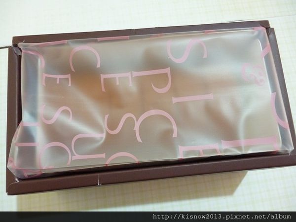 糖村 SUGAR & SPICE:團購長條捲蛋糕,牛軋糖伴手禮,彌月蛋糕的首選-糖村SUGAR&SPICE哈尼捲-經典蜂之戀與波士頓香草乳酪捲体驗心得 糖村 SUGAR & SPICE:團購長條捲蛋糕,牛軋糖伴手禮,彌月蛋糕的首選-糖村SUGAR&SPICE哈尼捲-經典蜂之戀與波士頓香草乳酪捲体驗心得