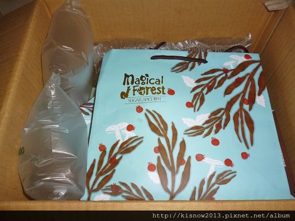 糖村 SUGAR & SPICE:團購長條捲蛋糕,牛軋糖伴手禮,彌月蛋糕的首選-糖村SUGAR&SPICE哈尼捲-經典蜂之戀與波士頓香草乳酪捲体驗心得 糖村 SUGAR & SPICE:團購長條捲蛋糕,牛軋糖伴手禮,彌月蛋糕的首選-糖村SUGAR&SPICE哈尼捲-經典蜂之戀與波士頓香草乳酪捲体驗心得