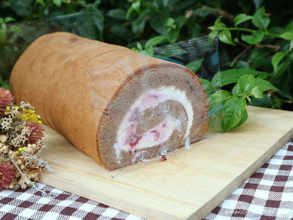 糖村蛋糕(崇德店):宅配美食│糖村蛋糕〃哈尼捲-搖滾草莓,蘋果日報評比冠亞軍,宅配團購、彌月蛋糕推薦