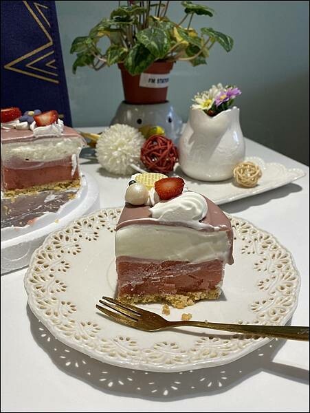 2023年母親節活動開跑囉~~【馥漫麪包花園FM Station】大女孩小女人提早訂蛋糕有好多早鳥優惠等著你~~趕緊手