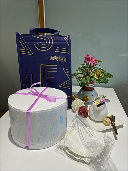 2023年母親節活動開跑囉~~【馥漫麪包花園FM Station】大女孩小女人提早訂蛋糕有好多早鳥優惠等著你~~趕緊手