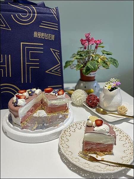 2023年母親節活動開跑囉~~【馥漫麪包花園FM Station】大女孩小女人提早訂蛋糕有好多早鳥優惠等著你~~趕緊手