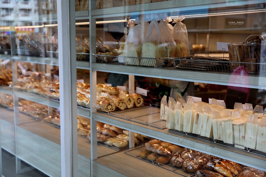 2023中秋節紅豆蛋黃酥禮盒推薦！100％國產屏東頂級紅豆內餡&紅土鴨蛋仁&紐西蘭天然無水奶油｜馥漫麵包花園