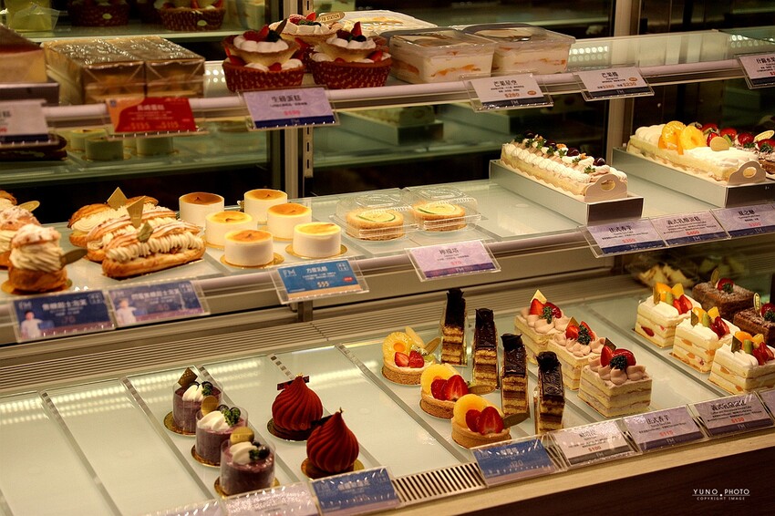 2023中秋節紅豆蛋黃酥禮盒推薦！100％國產屏東頂級紅豆內餡&紅土鴨蛋仁&紐西蘭天然無水奶油｜馥漫麵包花園