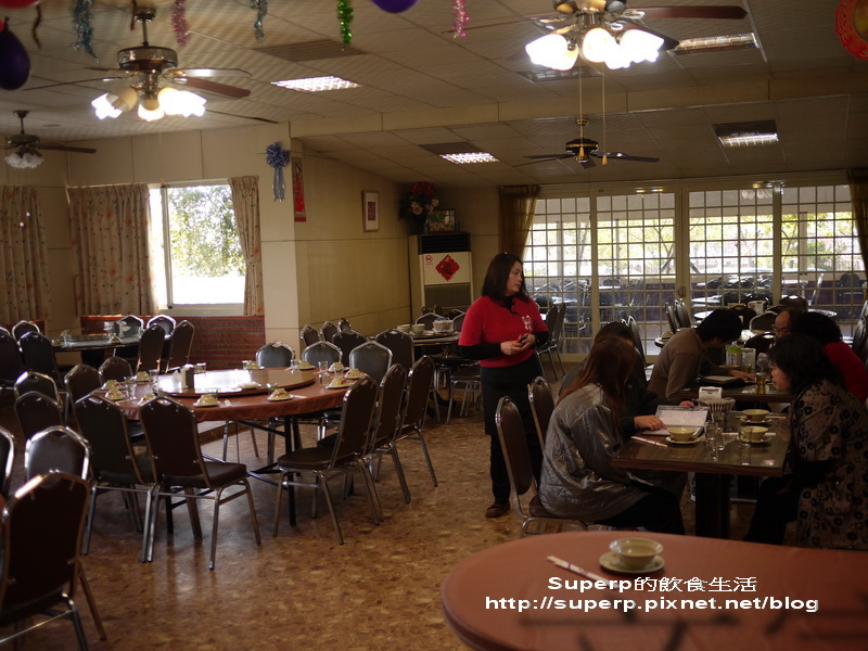 [餐廳食記]台中大坑的龍莊之極品脆皮烤乳豬