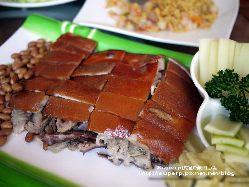 [餐廳食記]台中大坑的龍莊之極品脆皮烤乳豬