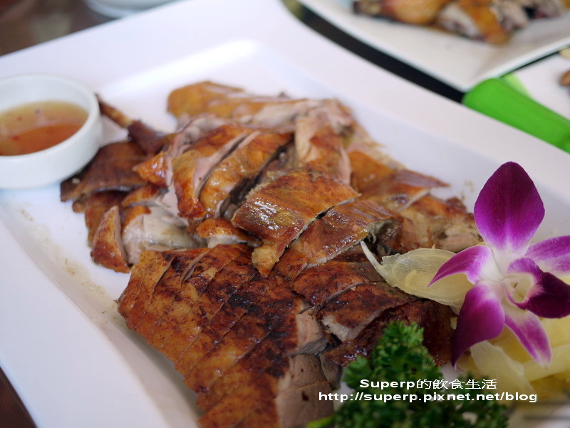 [餐廳食記]台中大坑的龍莊之極品脆皮烤乳豬