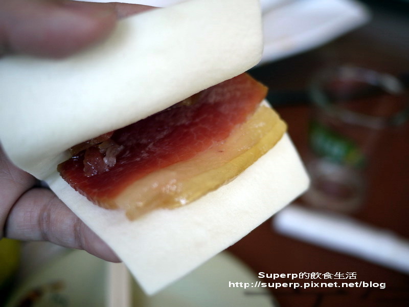 [餐廳食記]台中大坑的龍莊之極品脆皮烤乳豬