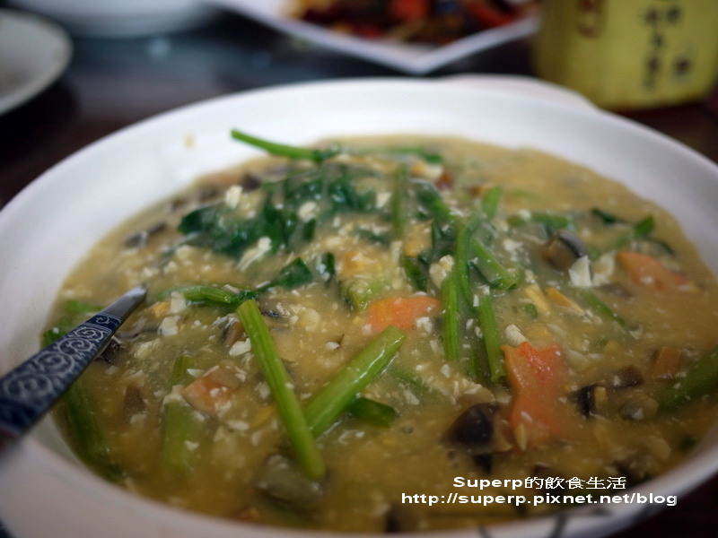 [餐廳食記]台中大坑的龍莊之極品脆皮烤乳豬