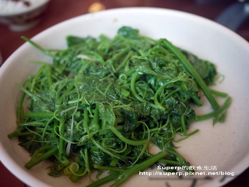 [餐廳食記]台中大坑的龍莊之極品脆皮烤乳豬