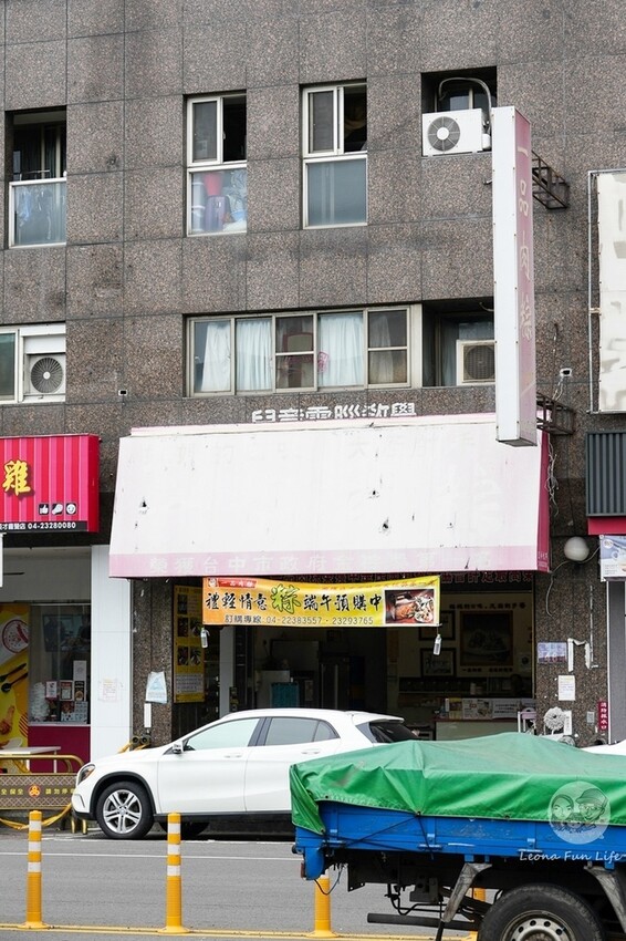 台中市西區曾榮獲金粽獎的美味肉粽店，栗子小肉粽搭配酸梅湯超開胃!台中西區美食 一品肉粽 NOVA  草悟廣場