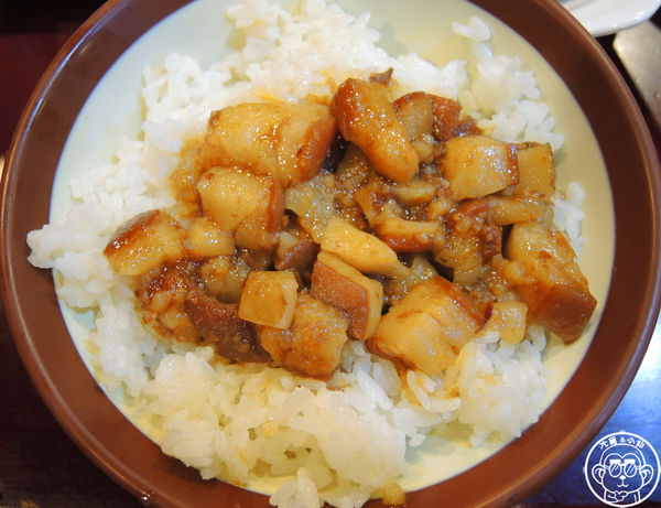 財神爺魯肉飯：呷飽祙【台中西屯･財神爺魯肉飯】24H營業的台中魯肉飯扛霸子