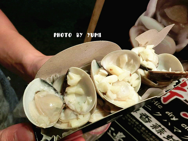 逢甲海邊小屋蛤蝦專賣店：【台中食記】天下第一鮮!超人氣乾燒蛤~明星媒體大力推薦@逢甲夜市-海邊小屋蛤蝦專賣店