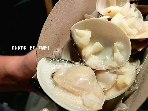 逢甲海邊小屋蛤蝦專賣店：【台中食記】天下第一鮮!超人氣乾燒蛤~明星媒體大力推薦@逢甲夜市-海邊小屋蛤蝦專賣店