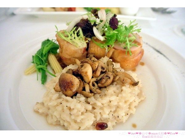 aqua水相法義料理(大遠百店)：【食記】oO。。台中　aqua水相法義料理　來這裡有美美的馬卡龍裝飾尬逼和愛麗絲夢遊仙境的下午茶陪伴大家～o○。