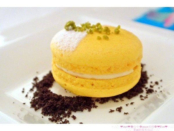 aqua水相法義料理(大遠百店)：【食記】oO。。台中　aqua水相法義料理　來這裡有美美的馬卡龍裝飾尬逼和愛麗絲夢遊仙境的下午茶陪伴大家～o○。