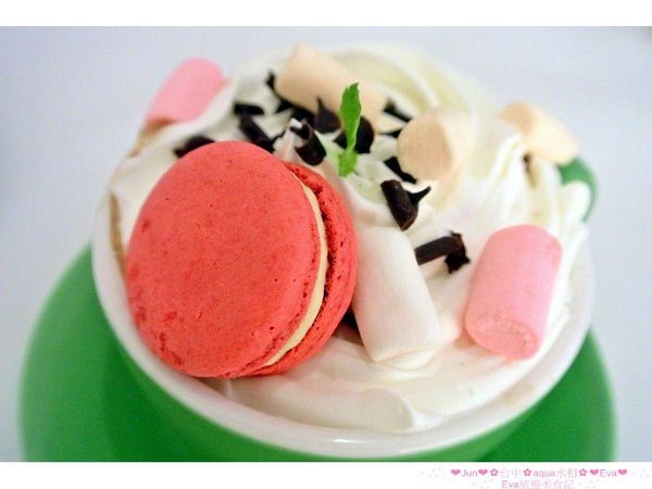 aqua水相法義料理(大遠百店)：【食記】oO。。台中　aqua水相法義料理　來這裡有美美的馬卡龍裝飾尬逼和愛麗絲夢遊仙境的下午茶陪伴大家～o○。