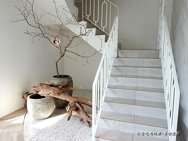 一樓樓梯-水相餐聚苑.jpg 一樓樓梯-水相餐聚苑.jpg