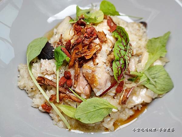 北港黑麻油雞肉燉飯-水相餐聚苑1.jpg 北港黑麻油雞肉燉飯-水相餐聚苑1.jpg