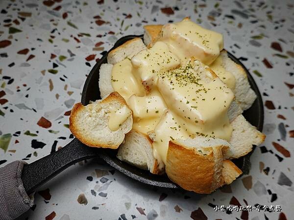 熔岩起司麵包-水相餐聚苑 (1).jpg 熔岩起司麵包-水相餐聚苑 (1).jpg