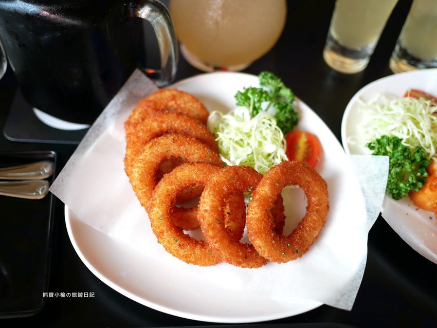 Mr.38 咖哩美食餐廳逢甲店，逢甲夜市必吃平價美食，平日不限時段歐姆蛋咖哩飯只要138元！內文附詳細菜單，還有居家防疫必吃濃郁咖哩牛肉包。 @熊寶小榆の旅遊日記