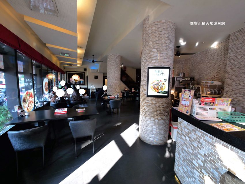 Mr.38 咖哩美食餐廳逢甲店，逢甲夜市必吃平價美食，平日不限時段歐姆蛋咖哩飯只要138元！內文附詳細菜單，還有居家防疫必吃濃郁咖哩牛肉包。 @熊寶小榆の旅遊日記