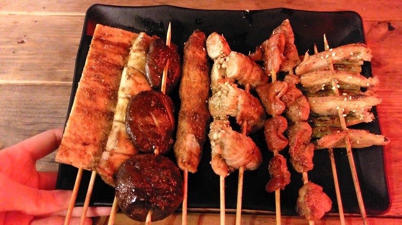 Mr.38 咖哩美食餐廳逢甲店，逢甲夜市必吃平價美食，平日不限時段歐姆蛋咖哩飯只要138元！內文附詳細菜單，還有居家防疫必吃濃郁咖哩牛肉包。 @熊寶小榆の旅遊日記