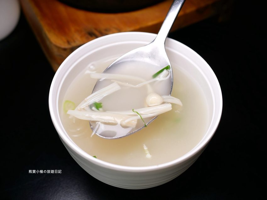 Mr.38 咖哩美食餐廳逢甲店，逢甲夜市必吃平價美食，平日不限時段歐姆蛋咖哩飯只要138元！內文附詳細菜單，還有居家防疫必吃濃郁咖哩牛肉包。 @熊寶小榆の旅遊日記