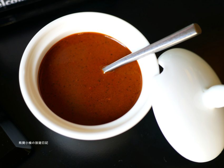 Mr.38 咖哩美食餐廳逢甲店，逢甲夜市必吃平價美食，平日不限時段歐姆蛋咖哩飯只要138元！內文附詳細菜單，還有居家防疫必吃濃郁咖哩牛肉包。 @熊寶小榆の旅遊日記