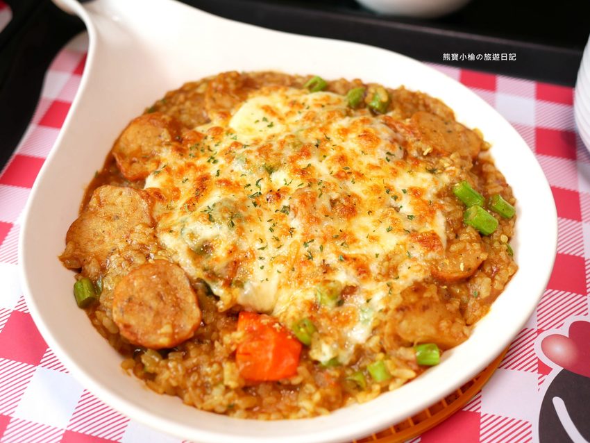 Mr.38 咖哩美食餐廳逢甲店，逢甲夜市必吃平價美食，平日不限時段歐姆蛋咖哩飯只要138元！內文附詳細菜單，還有居家防疫必吃濃郁咖哩牛肉包。 @熊寶小榆の旅遊日記