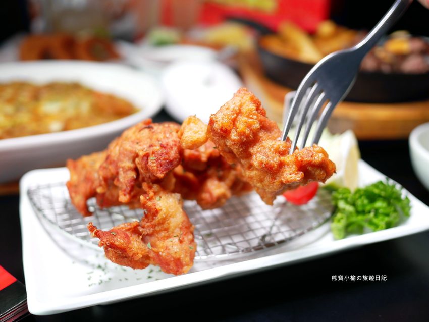 Mr.38 咖哩美食餐廳逢甲店，逢甲夜市必吃平價美食，平日不限時段歐姆蛋咖哩飯只要138元！內文附詳細菜單，還有居家防疫必吃濃郁咖哩牛肉包。 @熊寶小榆の旅遊日記