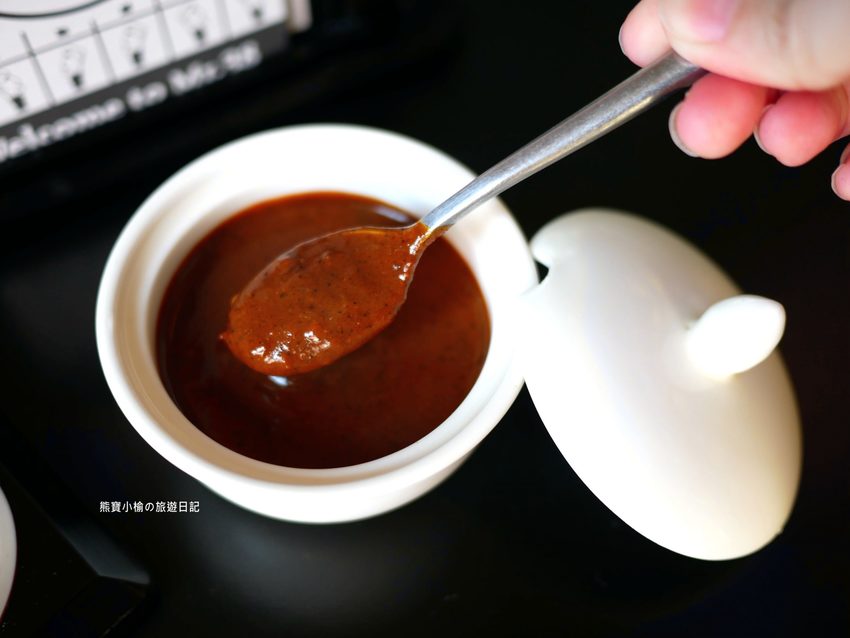 Mr.38 咖哩美食餐廳逢甲店，逢甲夜市必吃平價美食，平日不限時段歐姆蛋咖哩飯只要138元！內文附詳細菜單，還有居家防疫必吃濃郁咖哩牛肉包。 @熊寶小榆の旅遊日記