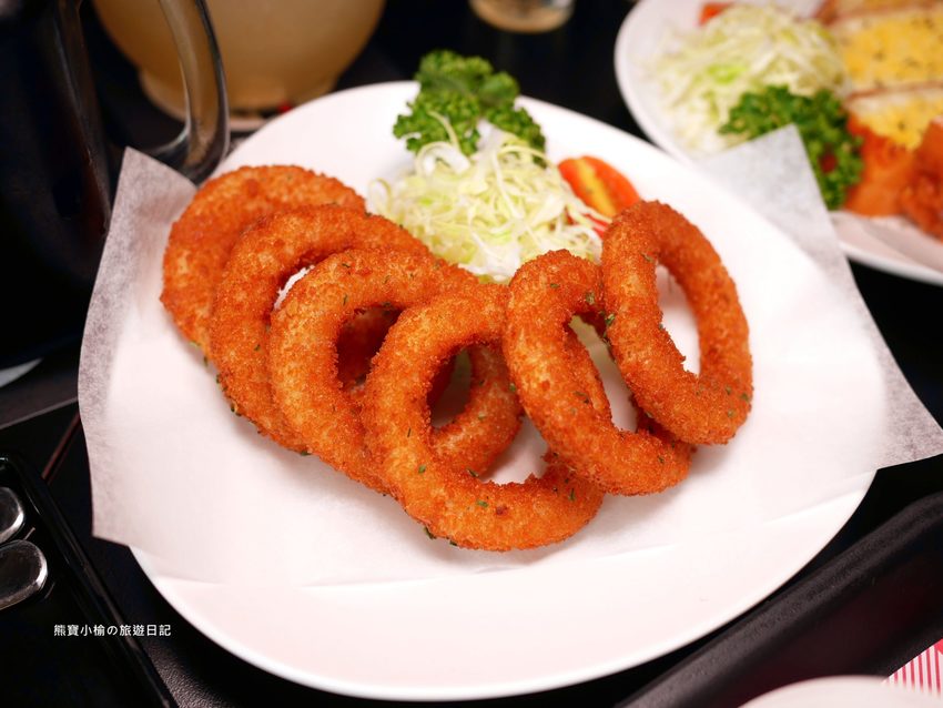 Mr.38 咖哩美食餐廳逢甲店，逢甲夜市必吃平價美食，平日不限時段歐姆蛋咖哩飯只要138元！內文附詳細菜單，還有居家防疫必吃濃郁咖哩牛肉包。 @熊寶小榆の旅遊日記