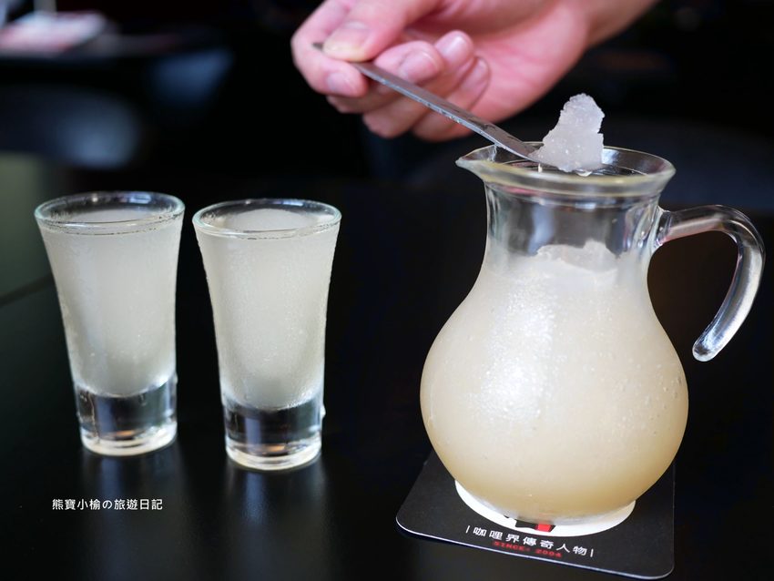 Mr.38 咖哩美食餐廳逢甲店，逢甲夜市必吃平價美食，平日不限時段歐姆蛋咖哩飯只要138元！內文附詳細菜單，還有居家防疫必吃濃郁咖哩牛肉包。 @熊寶小榆の旅遊日記