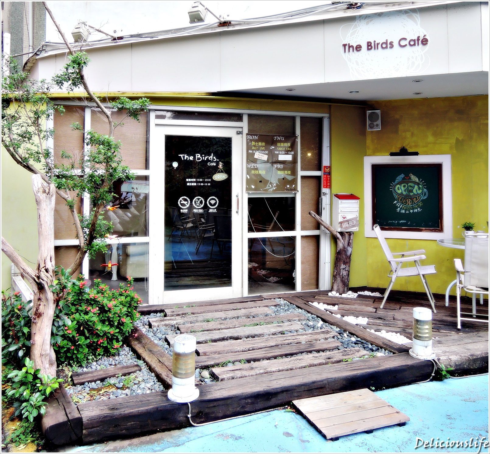 TheBirdsCafe-2