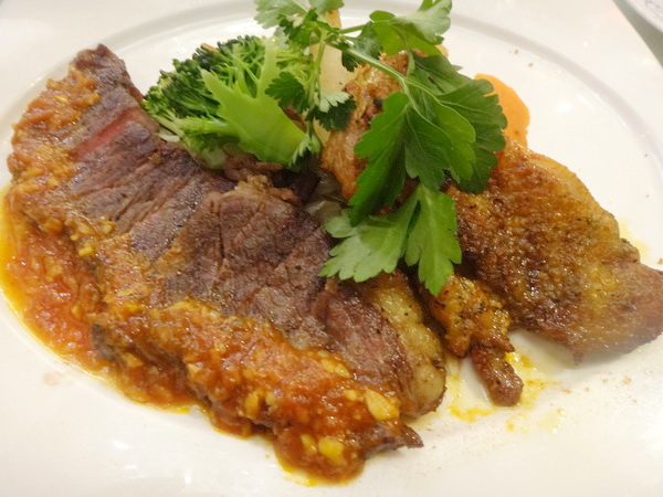 SKYLARK加州風洋食館:SKYLARK加州風洋食館(愛買店)-服務親切 餐點好看又好吃 喜歡吃西餐的朋友可以試試喔