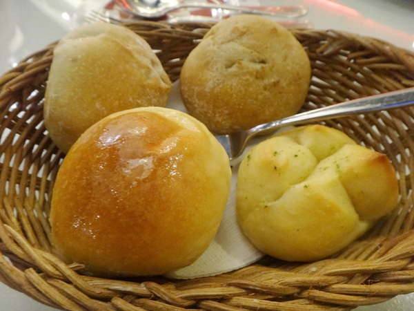 SKYLARK加州風洋食館:SKYLARK加州風洋食館(愛買店)-服務親切 餐點好看又好吃 喜歡吃西餐的朋友可以試試喔