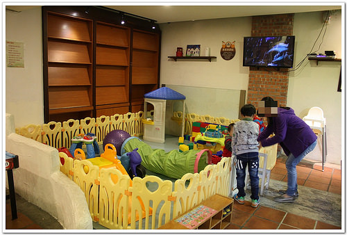 【台中食記】西屯區‧聖彼得堡遊戲主題餐廳~大人小孩都有得玩