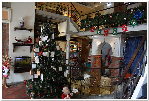 【台中食記】西屯區‧聖彼得堡遊戲主題餐廳~大人小孩都有得玩